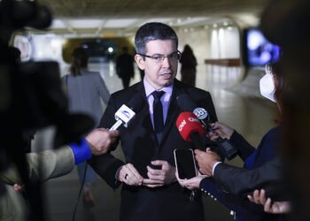 Senador Randolfe Rodrigues (Rede-AP) concede entrevista. 

Foto: Roque de Sá/Agência Senado